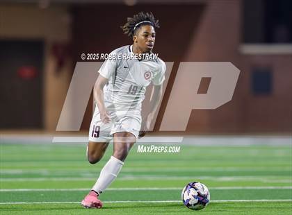 Thumbnail 1 in Plano West vs. Coppell (UIL 6A Division 1 Regional Final Playoff) photogallery.