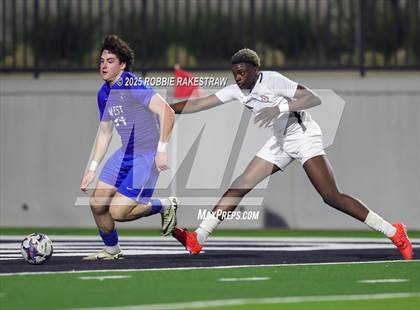 Thumbnail 2 in Plano West vs. Coppell (UIL 6A Division 1 Regional Final Playoff) photogallery.