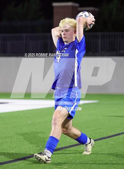 Thumbnail 2 in Plano West vs. Coppell (UIL 6A Division 1 Regional Final Playoff) photogallery.