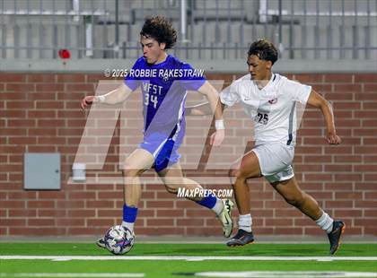 Thumbnail 1 in Plano West vs. Coppell (UIL 6A Division 1 Regional Final Playoff) photogallery.