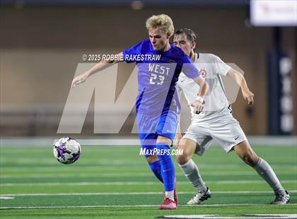 Thumbnail 2 in Plano West vs. Coppell (UIL 6A Division 1 Regional Final Playoff) photogallery.