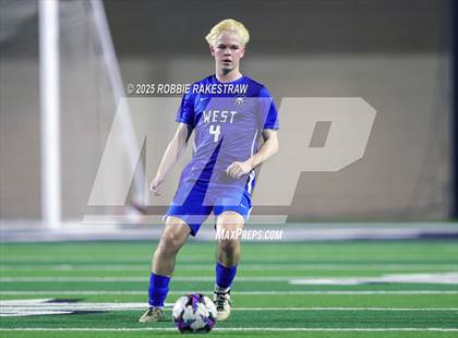 Thumbnail 3 in Plano West vs. Coppell (UIL 6A Division 1 Regional Final Playoff) photogallery.