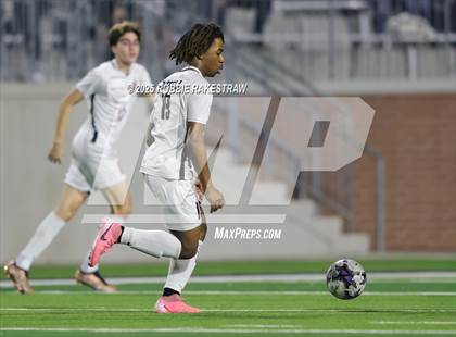 Thumbnail 2 in Plano West vs. Coppell (UIL 6A Division 1 Regional Final Playoff) photogallery.