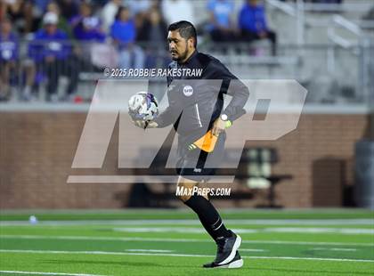 Thumbnail 1 in Plano West vs. Coppell (UIL 6A Division 1 Regional Final Playoff) photogallery.