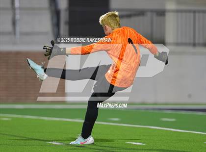 Thumbnail 2 in Plano West vs. Coppell (UIL 6A Division 1 Regional Final Playoff) photogallery.