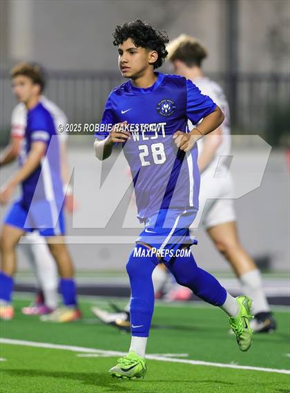 Thumbnail 1 in Plano West vs. Coppell (UIL 6A Division 1 Regional Final Playoff) photogallery.
