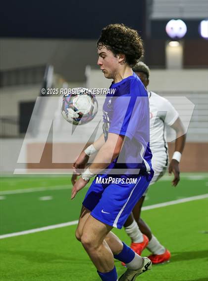 Thumbnail 2 in Plano West vs. Coppell (UIL 6A Division 1 Regional Final Playoff) photogallery.