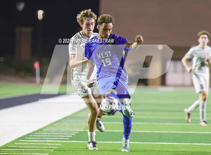 Thumbnail 2 in Plano West vs. Coppell (UIL 6A Division 1 Regional Final Playoff) photogallery.