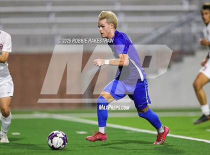 Thumbnail 1 in Plano West vs. Coppell (UIL 6A Division 1 Regional Final Playoff) photogallery.