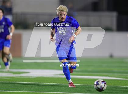 Thumbnail 3 in Plano West vs. Coppell (UIL 6A Division 1 Regional Final Playoff) photogallery.