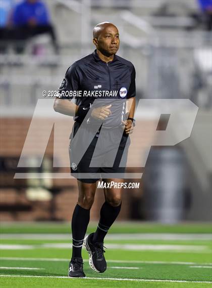 Thumbnail 2 in Plano West vs. Coppell (UIL 6A Division 1 Regional Final Playoff) photogallery.