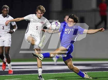 Thumbnail 2 in Plano West vs. Coppell (UIL 6A Division 1 Regional Final Playoff) photogallery.