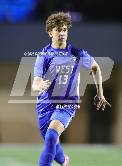 Thumbnail 3 in Plano West vs. Coppell (UIL 6A Division 1 Regional Final Playoff) photogallery.