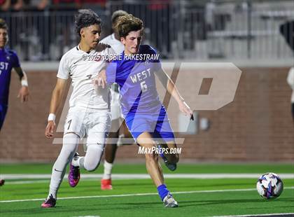 Thumbnail 3 in Plano West vs. Coppell (UIL 6A Division 1 Regional Final Playoff) photogallery.