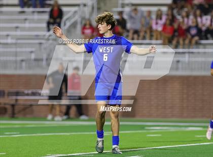 Thumbnail 1 in Plano West vs. Coppell (UIL 6A Division 1 Regional Final Playoff) photogallery.