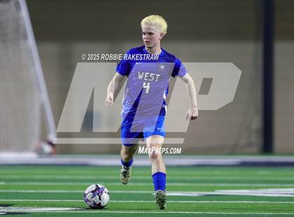 Thumbnail 2 in Plano West vs. Coppell (UIL 6A Division 1 Regional Final Playoff) photogallery.