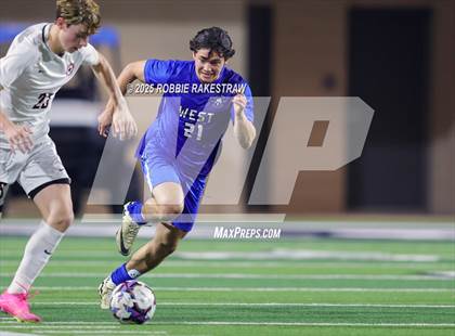 Thumbnail 2 in Plano West vs. Coppell (UIL 6A Division 1 Regional Final Playoff) photogallery.