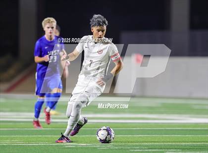 Thumbnail 1 in Plano West vs. Coppell (UIL 6A Division 1 Regional Final Playoff) photogallery.