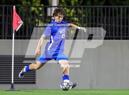 Thumbnail 3 in Plano West vs. Coppell (UIL 6A Division 1 Regional Final Playoff) photogallery.