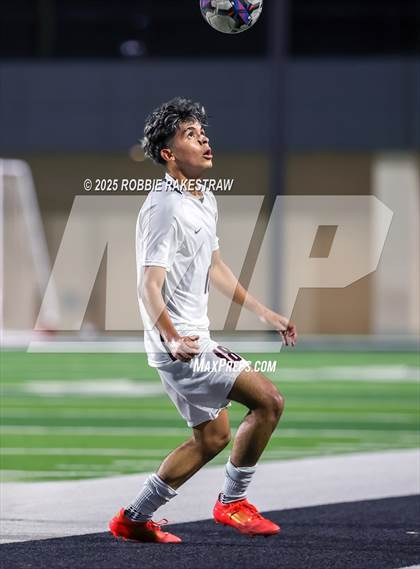 Thumbnail 1 in Plano West vs. Coppell (UIL 6A Division 1 Regional Final Playoff) photogallery.