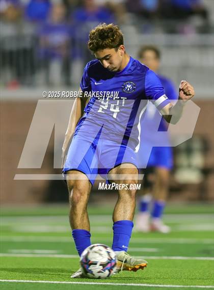 Thumbnail 2 in Plano West vs. Coppell (UIL 6A Division 1 Regional Final Playoff) photogallery.