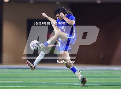 Thumbnail 3 in Plano West vs. Coppell (UIL 6A Division 1 Regional Final Playoff) photogallery.