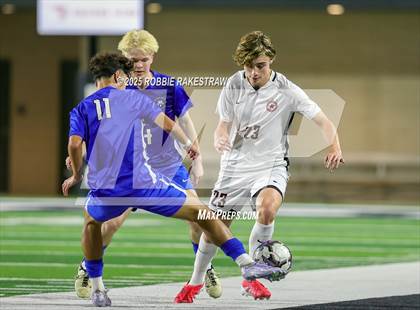 Thumbnail 3 in Plano West vs. Coppell (UIL 6A Division 1 Regional Final Playoff) photogallery.