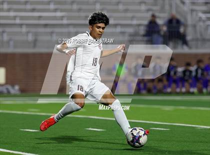 Thumbnail 3 in Plano West vs. Coppell (UIL 6A Division 1 Regional Final Playoff) photogallery.