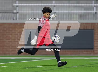 Thumbnail 1 in Plano West vs. Coppell (UIL 6A Division 1 Regional Final Playoff) photogallery.