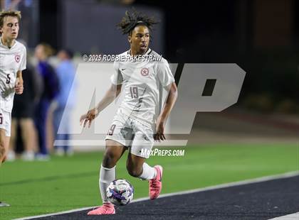 Thumbnail 1 in Plano West vs. Coppell (UIL 6A Division 1 Regional Final Playoff) photogallery.