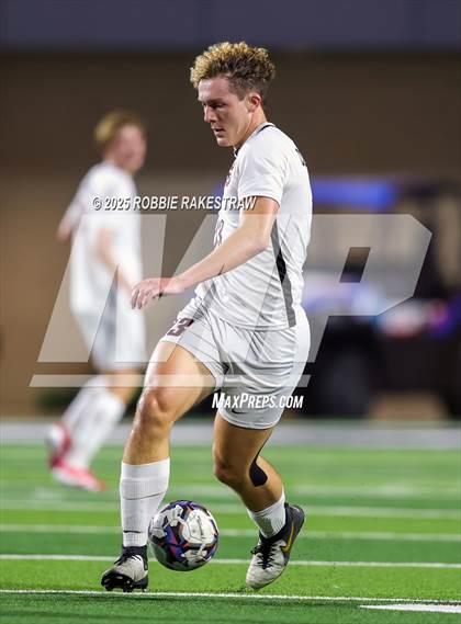 Thumbnail 2 in Plano West vs. Coppell (UIL 6A Division 1 Regional Final Playoff) photogallery.