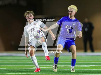 Thumbnail 1 in Plano West vs. Coppell (UIL 6A Division 1 Regional Final Playoff) photogallery.