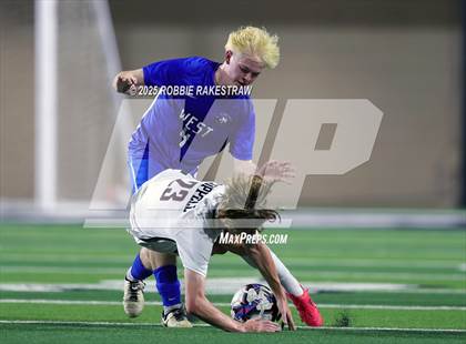 Thumbnail 2 in Plano West vs. Coppell (UIL 6A Division 1 Regional Final Playoff) photogallery.