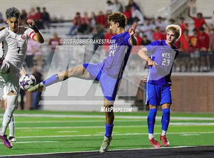 Thumbnail 1 in Plano West vs. Coppell (UIL 6A Division 1 Regional Final Playoff) photogallery.