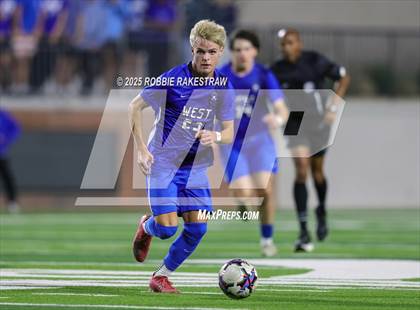 Thumbnail 2 in Plano West vs. Coppell (UIL 6A Division 1 Regional Final Playoff) photogallery.