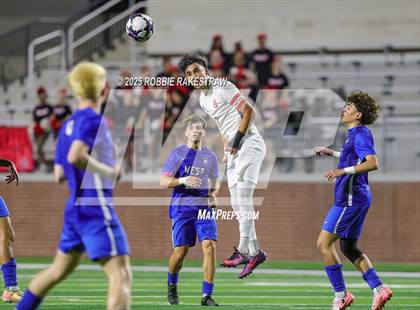 Thumbnail 3 in Plano West vs. Coppell (UIL 6A Division 1 Regional Final Playoff) photogallery.