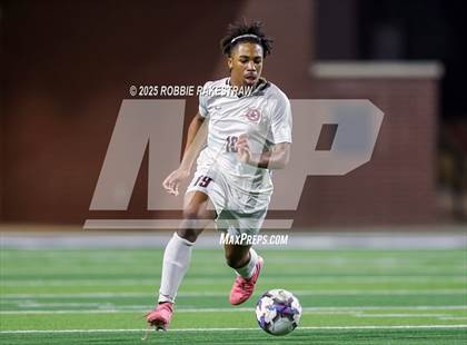 Thumbnail 2 in Plano West vs. Coppell (UIL 6A Division 1 Regional Final Playoff) photogallery.