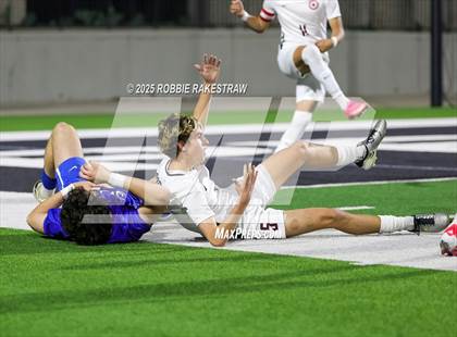 Thumbnail 2 in Plano West vs. Coppell (UIL 6A Division 1 Regional Final Playoff) photogallery.
