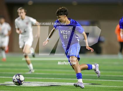 Thumbnail 3 in Plano West vs. Coppell (UIL 6A Division 1 Regional Final Playoff) photogallery.