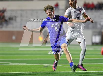 Thumbnail 3 in Plano West vs. Coppell (UIL 6A Division 1 Regional Final Playoff) photogallery.