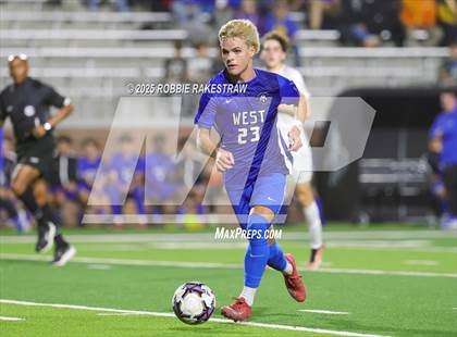 Thumbnail 3 in Plano West vs. Coppell (UIL 6A Division 1 Regional Final Playoff) photogallery.