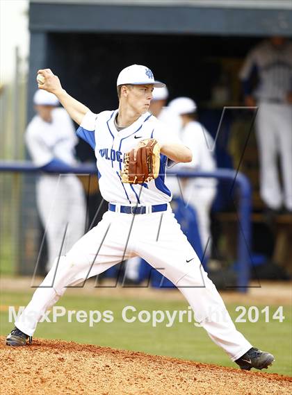 Thumbnail 3 in East Hamilton vs. Wilson Central photogallery.