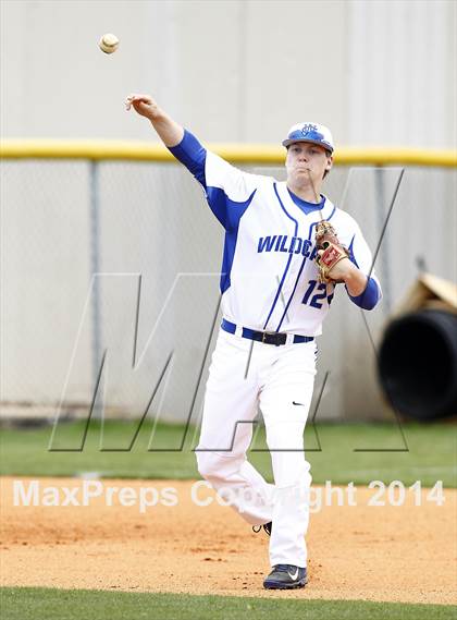 Thumbnail 2 in East Hamilton vs. Wilson Central photogallery.