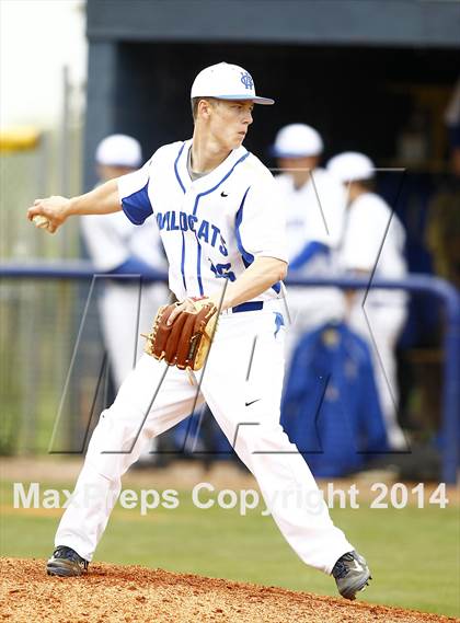 Thumbnail 1 in East Hamilton vs. Wilson Central photogallery.