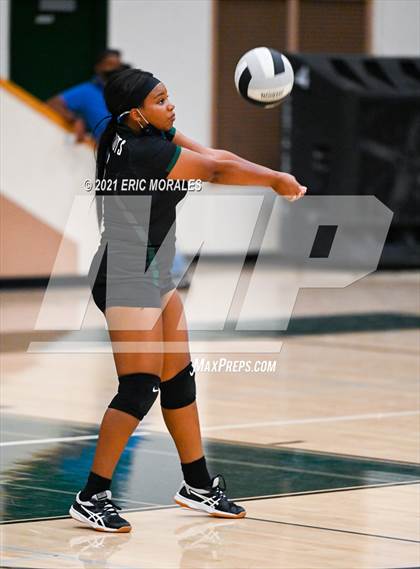 Thumbnail 2 in Reedley @ Hoover photogallery.