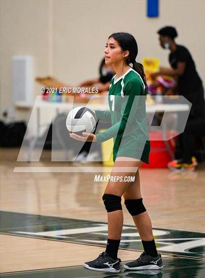 Thumbnail 1 in Reedley @ Hoover photogallery.