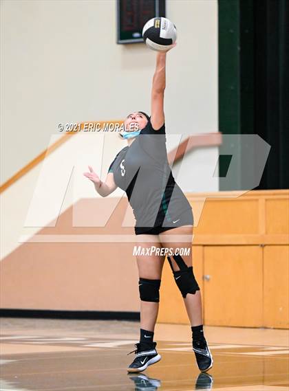 Thumbnail 1 in Reedley @ Hoover photogallery.
