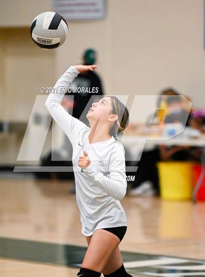 Thumbnail 2 in Reedley @ Hoover photogallery.