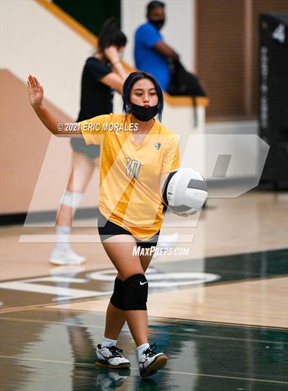Thumbnail 1 in Reedley @ Hoover photogallery.