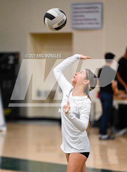 Thumbnail 1 in Reedley @ Hoover photogallery.